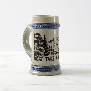 ハイキング引用文モノクロ山景色を撮る ビールジョッキ
