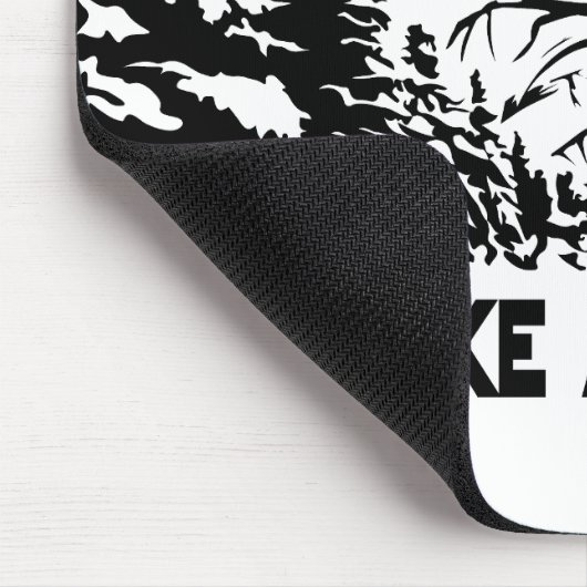 ハイキング引用文モノクロ山景色を撮る マウスパッド (コーナー)