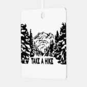 ハイキング引用文モノクロ山景色を撮る メタルオーナメント (正面左)