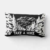 ハイキング引用文モノクロ山景色を撮る ランバークッション (裏面)