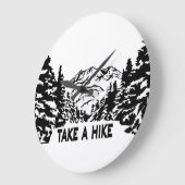 ハイキング引用文モノクロ山景色を撮る ラージ壁時計 (傾斜)