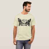ハイキング引用文モノクロ山景色を撮る Tシャツ (正面フル)
