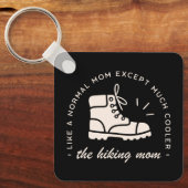 ハイキング母ハイカーおもしろいアウトドアヴィンテージブラック キーホルダー (正面)