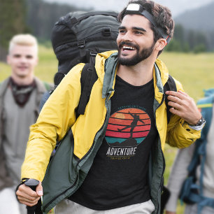 ハイクおもしろいキング山 Let Go To Out Door Tシャツ