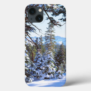 ハイシエラ2の雪に覆われた赤いモミの木 iPhone 13ケース