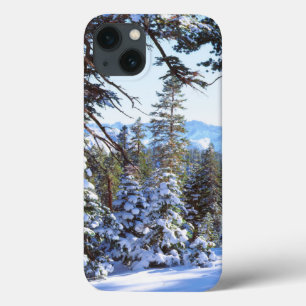 ハイシエラ2の雪に覆われた赤いモミの木 iPhone 13ケース