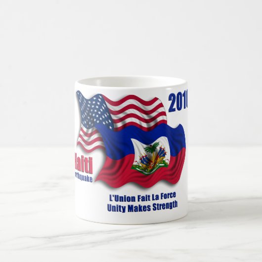 ハイチのためのハイチ人及びアメリカの振る旗 コーヒーマグカップ (中央)