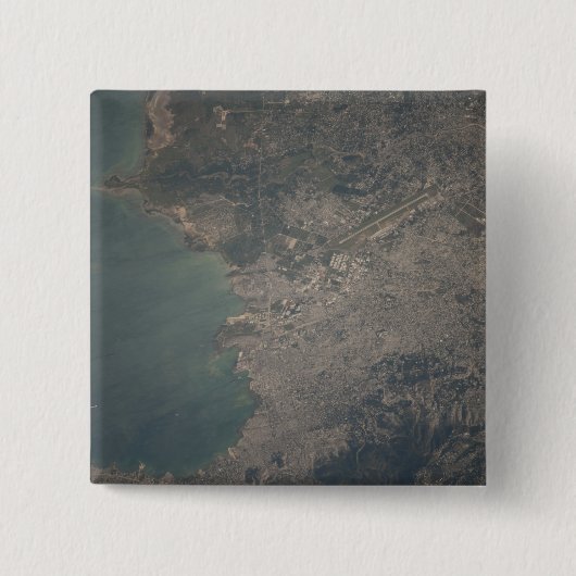 ハイチのポルトープランス地区の空中見解 缶バッジ (正面)