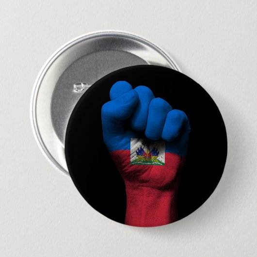 ハイチの旗が付いている上げられたくいしばられた握りこぶし 缶バッジ (正面&裏面)