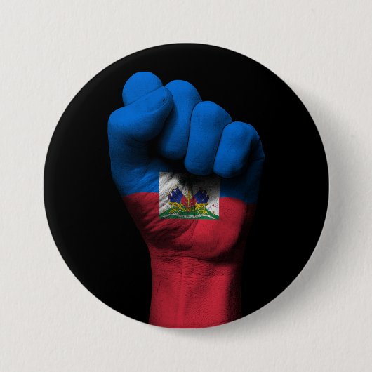 ハイチの旗が付いている上げられたくいしばられた握りこぶし 缶バッジ (正面)