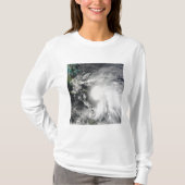 ハイチ上空の熱帯性風雨 Tシャツ (正面)