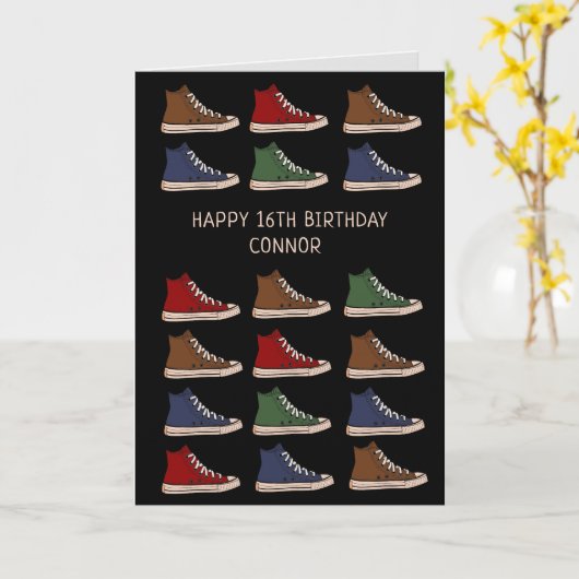 ハイトップスニーカーの靴のデザイン誕生日 カード (黄色い花)