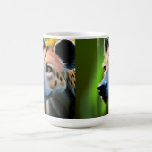 ハイナが獲物を見つめながらストーカー行為を目撃した。 コーヒーマグカップ (中央)