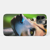 ハイナが獲物を見つめながらストーカー行為を目撃した。 Case-Mate iPhoneケース (裏面(横))