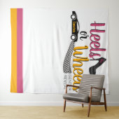 ハイヒールまたはホイール 性別発表 ピンク|マリゴールド フォト タペストリー (インサイチュ(横))