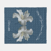 ハイビスカスの花が真来の夢を見る感動的 フリースブランケット (正面(横))