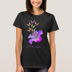 ハイビスカスの花カラフルと蝶 Tシャツ