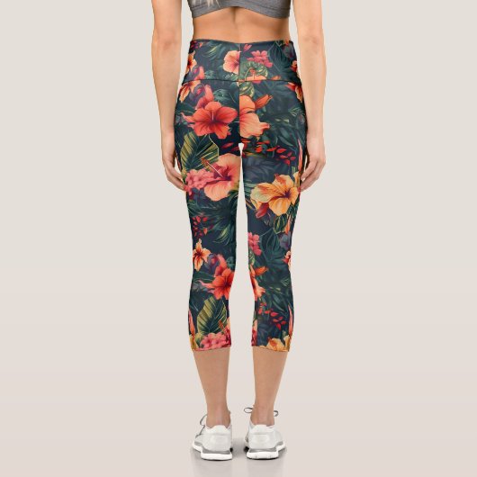 ハイビスカスの花、熱帯性花の模様 カプリレギンス (裏面)