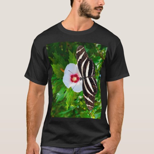 ハイビスカスの赤Tシャツに蝶の長いゼブラ Tシャツ (正面)