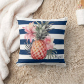 ハイビスカスパイナップルトロピカルネイビーブルーストライプの クッション (ブランケット)