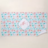 ハイビスカスパターンピンクのフラミンゴ ビーチタオル (正面)