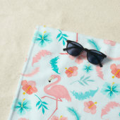 ハイビスカスパターンピンクのフラミンゴ ビーチタオル (インサイチュ)