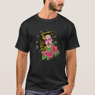 ハイビスカスフラワーハロウィーンの衣装を着た女性 Tシャツ