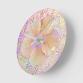 ハイビスカス熱帯花虹色ピンク金ゴールドかわいい ラウンド壁時計 (傾斜)