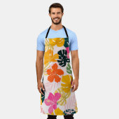ハイビスカス&モンステラ:熱帯振動 エプロン (着用した状態)