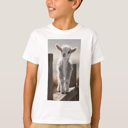 ハイユーム・アル＝アドハー かわいい子ヤギ キッズTシャツ Tシャツ (正面)