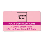ハイライトされたブランド名出荷ラベル付きピンク ラベル (正面)