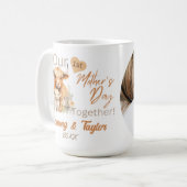 ハイランドとベビー最初の母の日が一緒に コーヒーマグカップ (正面左)