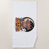 ハイランドカウハロウィーンシ不気味ーズ ビーチタオル (正面)