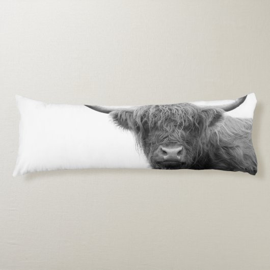 ハイランドカウブラック&ホワイト#4 ボディピロー (正面)
