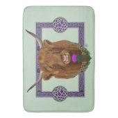 ハイランドスコティッシュカウパープルケルト結び目模様作品 バスマット (正面縦)