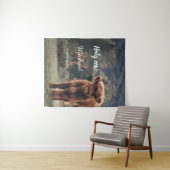 ハイランド牛の子ウシ モノグラム ファーストバースデーパーティー タペストリー (インサイチュ(横))