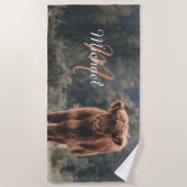 ハイランド牛ふくらはぎ秋の草モノグラムイニシャル ビーチタオル (正面)