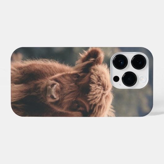 ハイランド牛ふくらはぎ秋の草原 iPhoneケース (裏面横)