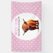 ハイランド牛ピンクの白いバナー 横断幕 (縦)