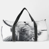 ハイランド牛ポートレートイニシャルモノグラム白黒 ダッフルバッグ (裏面)