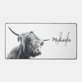 ハイランド牛ポートレートイニシャルモノグラム白黒 デスクマット