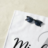 ハイランド牛ポートレートイニシャルモノグラム白黒 ビーチタオル (インサイチュ)