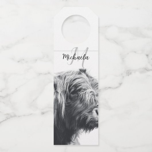 ハイランド牛ポートレートイニシャルモノグラム白黒 ボトルネックタグ (裏面)