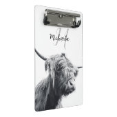 ハイランド牛ポートレートイニシャルモノグラム白黒 ミニクリップボード (アングル)