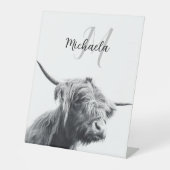 ハイランド牛ポートレートイニシャルモノグラム白黒 台座サイン (正面)