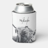 ハイランド牛ポートレートイニシャルモノグラム白黒 缶クーラー (缶裏面)