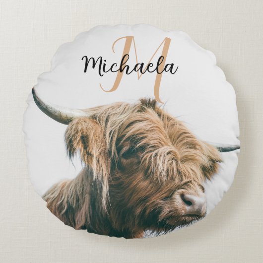 ハイランド牛ポートレート名前をカスタムするイニシャルモノグラム ラウンドクッション (正面)
