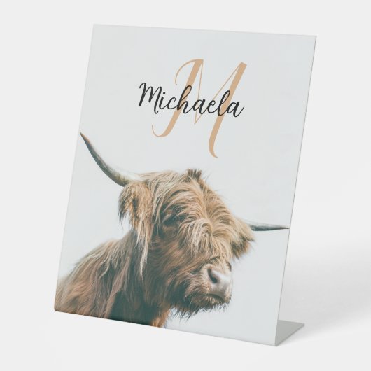 ハイランド牛ポートレート名前をカスタムするイニシャルモノグラム 台座サイン (正面)