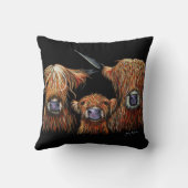ハイランド牛'We 3 Coos on Black'ピロークッション クッション (裏面)