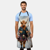 ハイランド調和: Bagpipe Highland Cow Band エプロン (着用した状態)